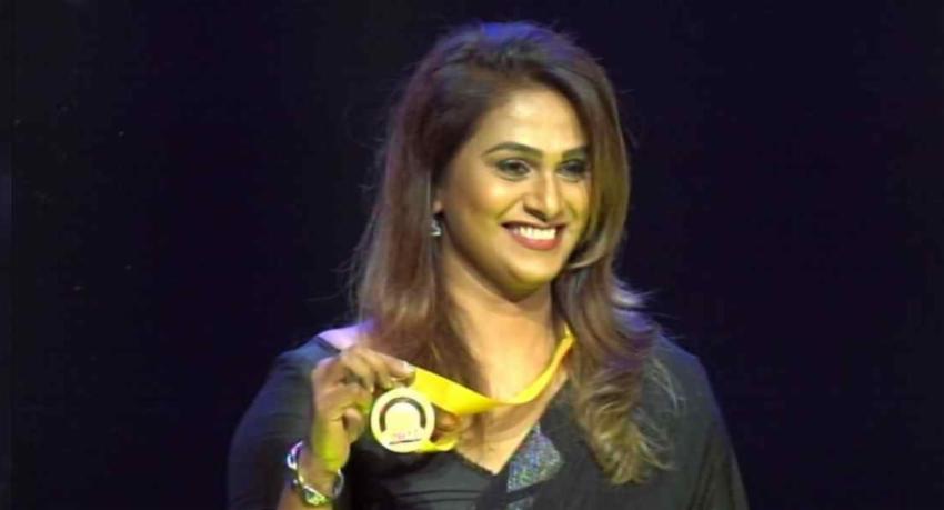 වසරේ විධායක නිලධාරී ලෙස චේතනා සම්මාන ලබයි